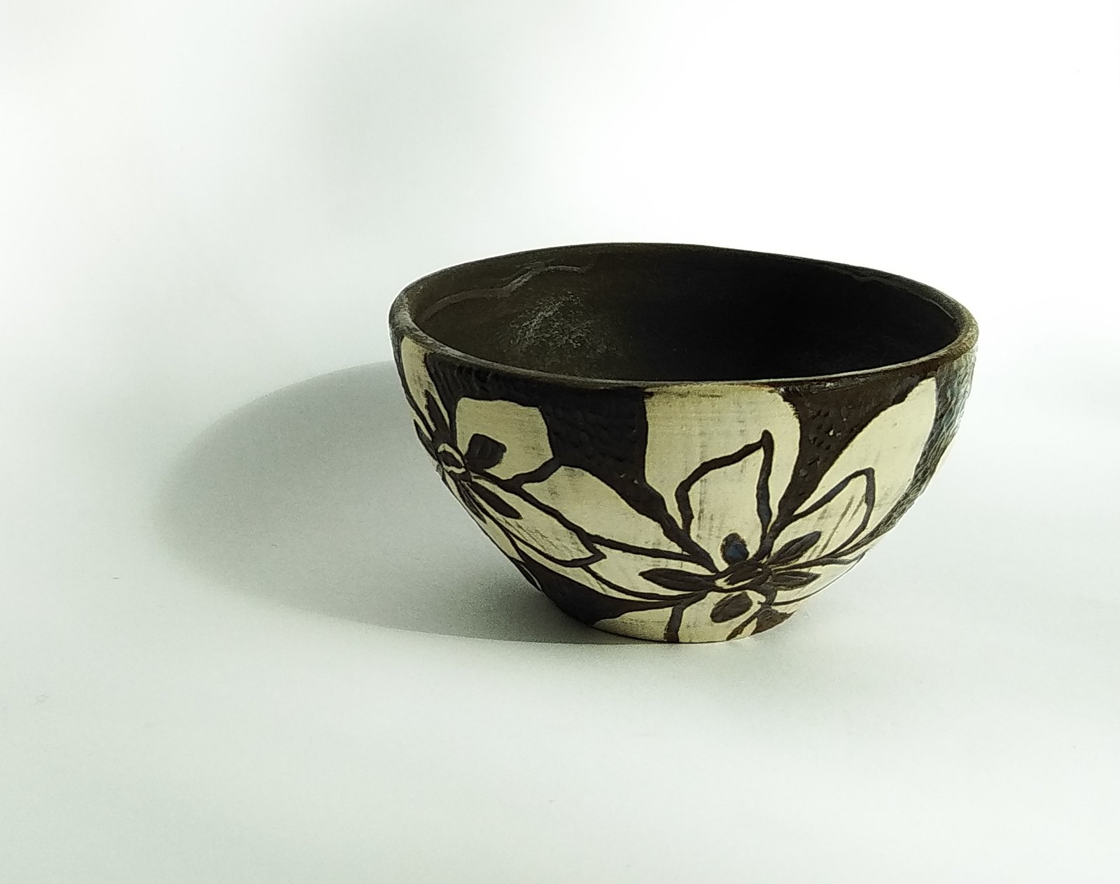Tropical Bloom Pottery Bowl - Image 3