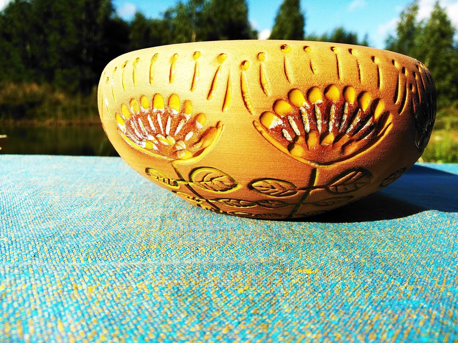Sunny Bloom Terracotta Bowl - Image 2