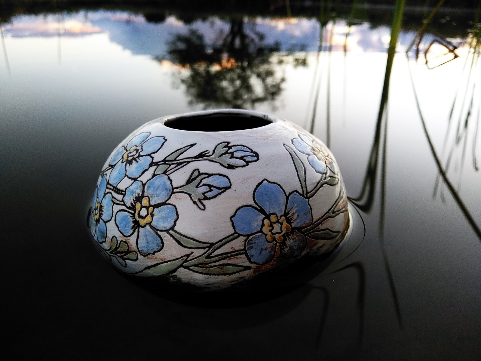 Forget-Me-Not Bloom Vessel - Image 3