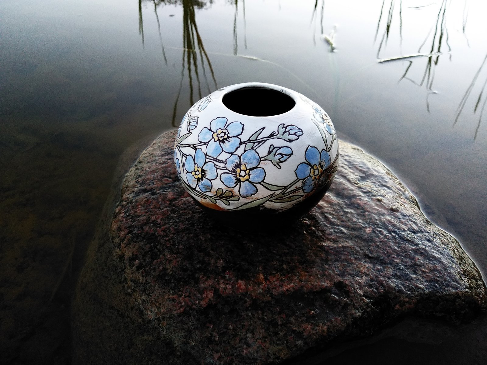 Forget-Me-Not Bloom Vessel - Image 4